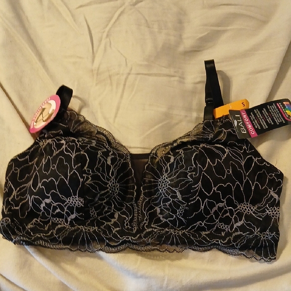 Bali Other - Black Lace Bra by Bali NWT S